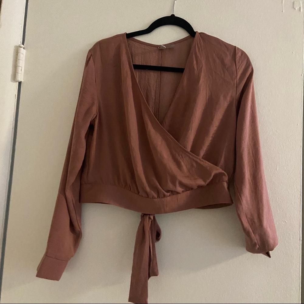 Cropped v-neck long sleeve